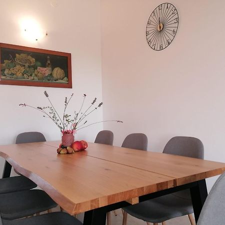 Vila Dubravka - Schoen Und Komfortabel Inmitten Von Olivenbaeumen Und Weinbergen Mit Whirlpool Valtura Exterior foto