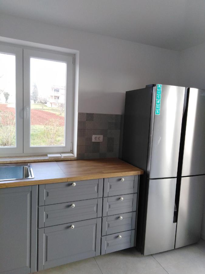 Vila Dubravka - Schoen Und Komfortabel Inmitten Von Olivenbaeumen Und Weinbergen Mit Whirlpool Valtura Exterior foto
