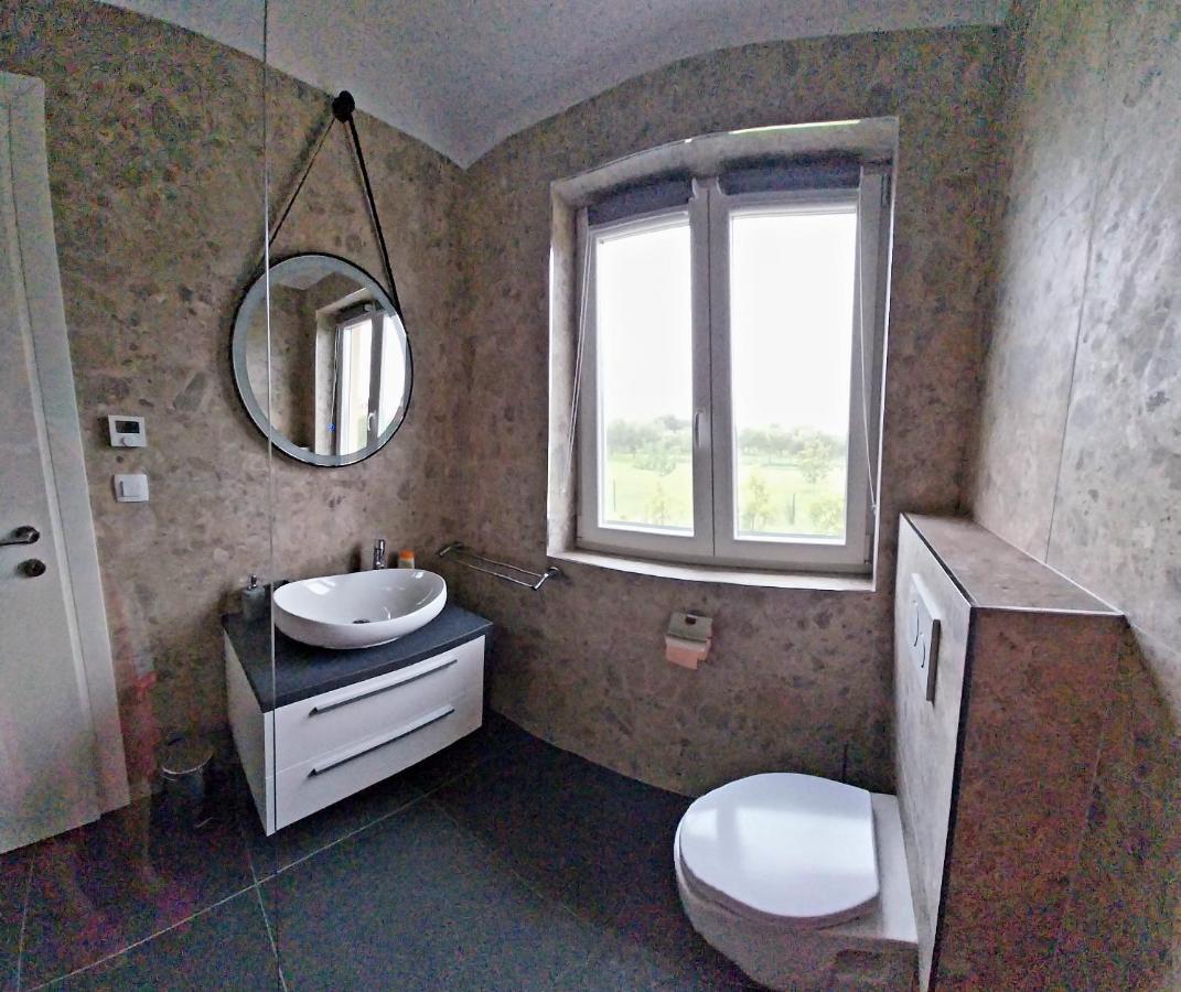 Vila Dubravka - Schoen Und Komfortabel Inmitten Von Olivenbaeumen Und Weinbergen Mit Whirlpool Valtura Exterior foto